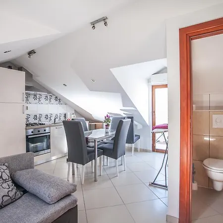 Guest house Trifora 3*