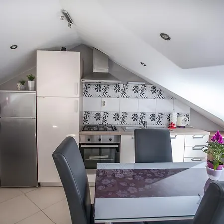 Guest house Trifora 3*