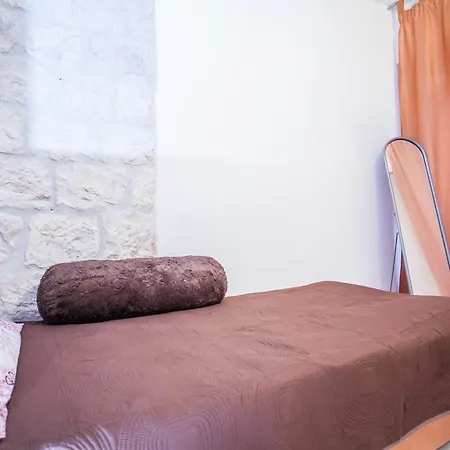 Trifora Gasthuis Trogir