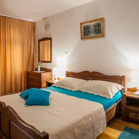 Guest house Trifora 3*